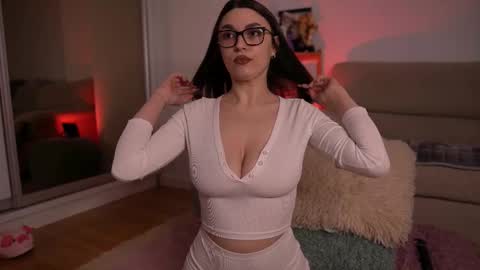 Mona Lisss online show from January 2026 12:32:01 PM