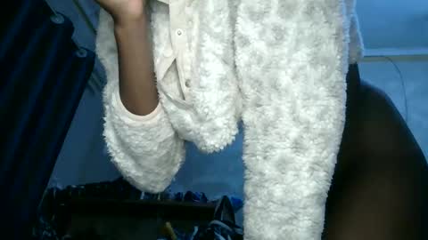 mona online show from December 2025 04:06:01 AM