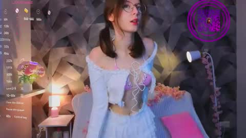 Mona online show from December 2025 04:47:01 PM