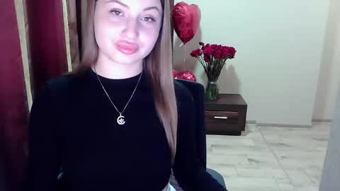 monica_211 online show from May 2026 08:28:02 PM