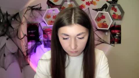 Snapshot of monica_sweets chatting on October 2025 09:09:01 AM sweet girl and shine body online show from October 2025 09:09:01 AM