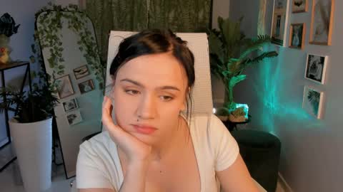 Snapshot of monicafarmer chatting on April 2026 11:46:01 PM monica online show from April 2026 11:46:01 PM