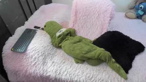 monicaharrison online show from December 2025 03:08:01 PM