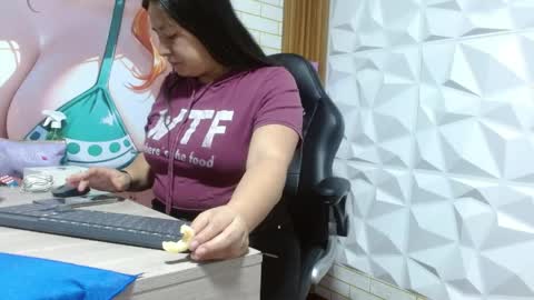 Snapshot of monickhotpri chatting on May 2026 05:45:02 AM monickhotpri online show from May 2026 05:45:02 AM