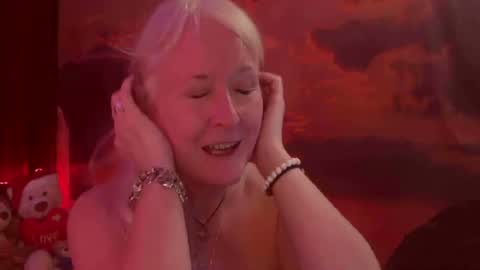 Snapshot of monicutex chatting on March 2025 06:32:02 AM Monika    online show from March 2025 06:32:02 AM