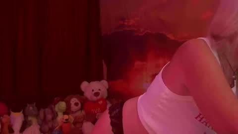 Snapshot of monicutex chatting on October 2025 12:44:02 AM Monika    online show from October 2025 12:44:02 AM