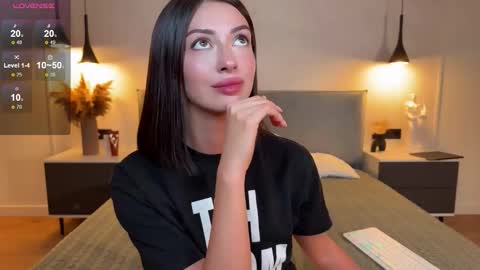 Monika online show from November 2025 09:09:01 AM