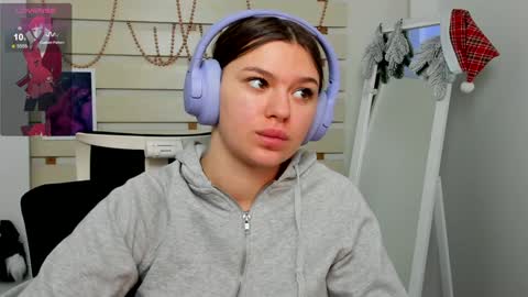 Monika online show from January 2025 12:01:02 PM