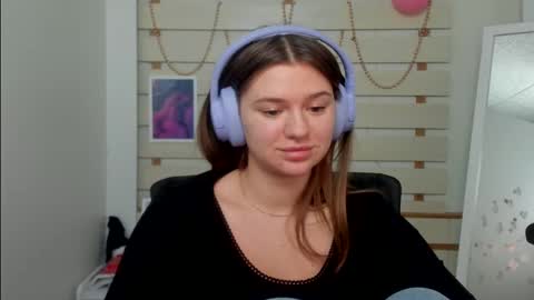 Monika online show from February 2025 10:28:02 AM