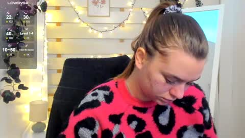 Monika online show from February 2026 01:25:01 PM