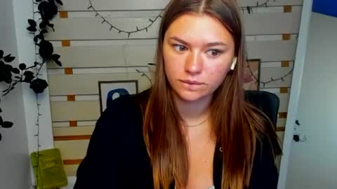 Monika online show from June 2026 06:33:01 AM