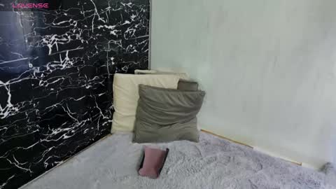 Snapshot of monique_a chatting on January 2025 09:35:01 AM Ask me online show from January 2025 09:35:01 AM