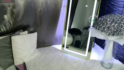 Snapshot of monique_a chatting on March 2025 06:33:02 AM Ask me online show from March 2025 06:33:02 AM