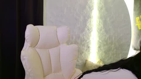 Snapshot of monique_a chatting on November 2025 06:23:01 AM Ask me online show from November 2025 06:23:01 AM