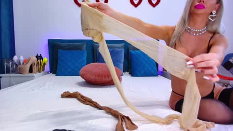 Snapshot of moniquebliss chatting on March 2025 04:43:02 AM moniquebliss online show from March 2025 04:43:02 AM