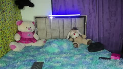 moniquehisk online show from April 2026 04:19:01 PM