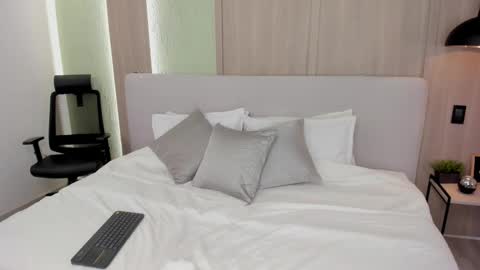 Monique  online show from December 2025 05:40:02 PM