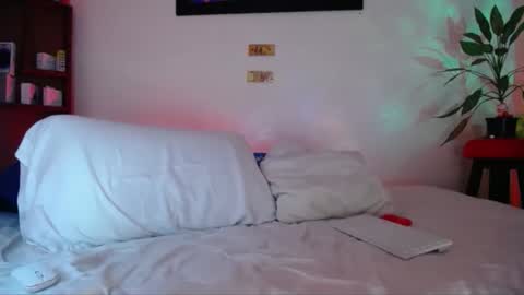 Snapshot of monnojones chatting on April 2026 01:23:02 AM monnojones online show from April 2026 01:23:02 AM