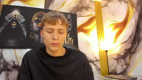 Snapshot of mono_blonde chatting on May 2026 11:30:02 AM mono_blonde online show from May 2026 11:30:02 AM