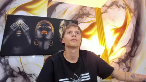 Snapshot of mono_blonde chatting on May 2026 11:18:02 AM mono_blonde online show from May 2026 11:18:02 AM
