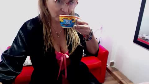 monserrat_diva online show from October 2025 11:00:02 PM