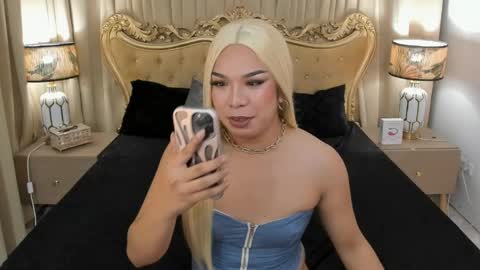 Snapshot of monstercock_olivia chatting on May 2026 04:42:02 AM OliviaRoxy online show from May 2026 04:42:02 AM