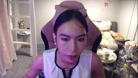 Snapshot of monstercockselfsuck chatting on April 2026 10:38:01 AM ELYSE A SIMPLE GIRL online show from April 2026 10:38:01 AM