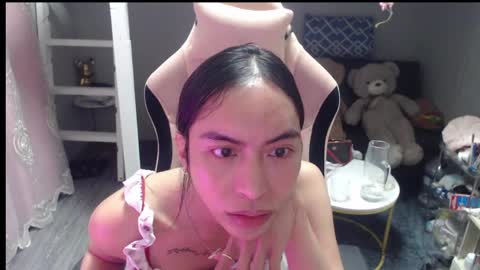 Snapshot of monstercockselfsuck chatting on April 2026 12:13:01 PM ELYSE A SIMPLE GIRL online show from April 2026 12:13:01 PM