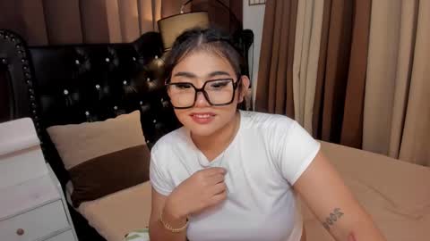 Snapshot of monstrouscockdivaontop chatting on January 2025 03:32:02 AM Ruthie online show from January 2025 03:32:02 AM