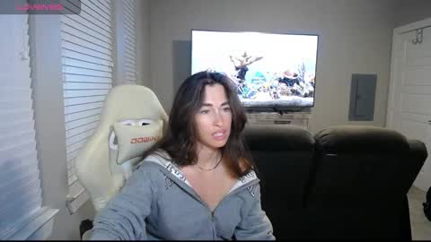 Lydia Mooney online show from October 2025 01:28:02 AM