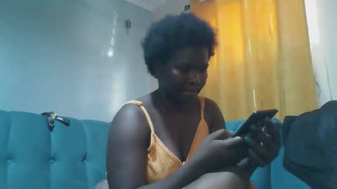 Snapshot of moo_baby chatting on April 2026 09:43:01 AM moo_baby online show from April 2026 09:43:01 AM