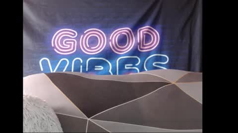 im Model Independent     you can support me with a followtip and thumbs up please its important for  you online show from February 2026 08:12:01 AM