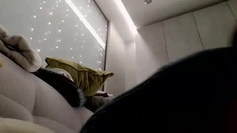 moodiemira online show from November 2025 07:25:02 PM