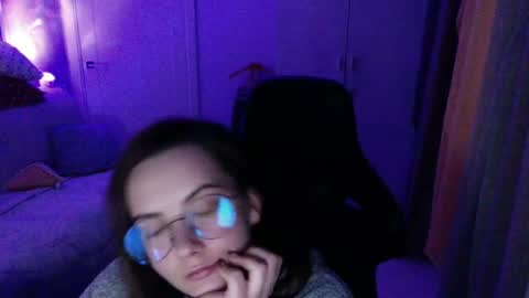 moodiemira online show from January 2026 08:22:02 PM