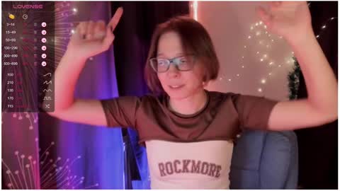 Snapshot of moon__girl chatting on December 2024 07:10:01 PM Roxy online show from December 2024 07:10:01 PM