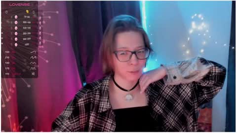 Snapshot of moon__girl chatting on January 2025 08:00:01 PM Roxy online show from January 2025 08:00:01 PM