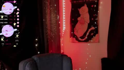 Snapshot of moon__girl chatting on September 2025 06:40:02 PM Roxy online show from September 2025 06:40:02 PM