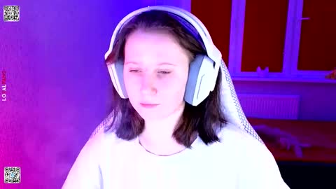 Snapshot of moon_avengers chatting on January 2026 07:11:01 PM Lola online show from January 2026 07:11:01 PM