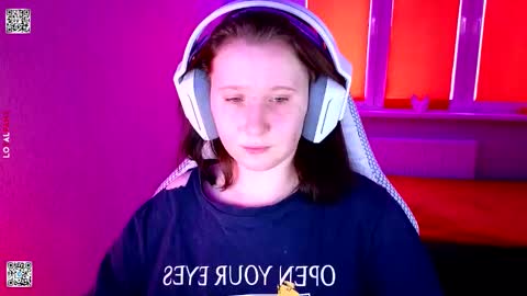 Snapshot of moon_avengers chatting on February 2026 09:01:02 AM Lola online show from February 2026 09:01:02 AM