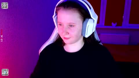 Snapshot of moon_avengers chatting on February 2026 03:49:02 PM Lola online show from February 2026 03:49:02 PM