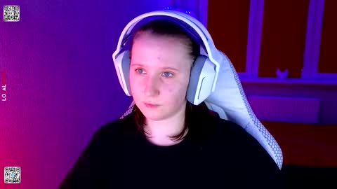 Snapshot of moon_avengers chatting on February 2026 04:45:02 PM Lola online show from February 2026 04:45:02 PM