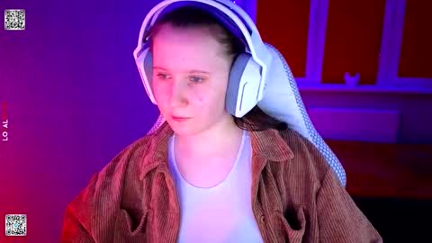 Snapshot of moon_avengers chatting on February 2026 02:24:01 PM Lola online show from February 2026 02:24:01 PM