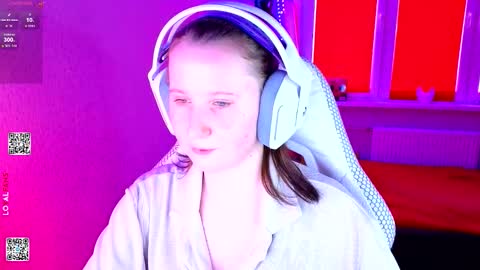 Snapshot of moon_avengers chatting on March 2026 12:11:01 PM Lola online show from March 2026 12:11:01 PM