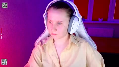 Snapshot of moon_avengers chatting on March 2026 02:43:01 PM Lola online show from March 2026 02:43:01 PM