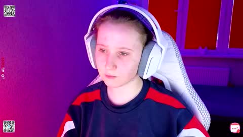 Snapshot of moon_avengers chatting on March 2026 03:16:02 PM Lola online show from March 2026 03:16:02 PM