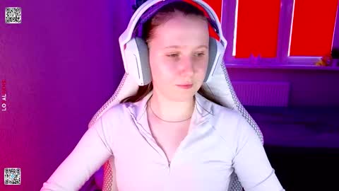 Snapshot of moon_avengers chatting on March 2026 11:05:02 AM Lola online show from March 2026 11:05:02 AM