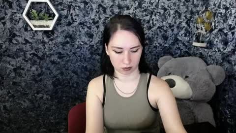 Snapshot of moon_foxy_ chatting on April 2026 08:19:01 AM Diana online show from April 2026 08:19:01 AM