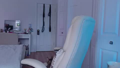 Snapshot of moon_light_girl chatting on June 2026 12:09:02 PM moon_light_girl online show from June 2026 12:09:02 PM