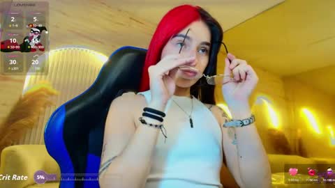 Snapshot of moon_red_r chatting on May 2026 01:07:02 PM Moon online show from May 2026 01:07:02 PM
