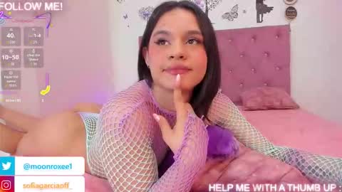 moon_roxee online show from October 2025 02:51:02 PM